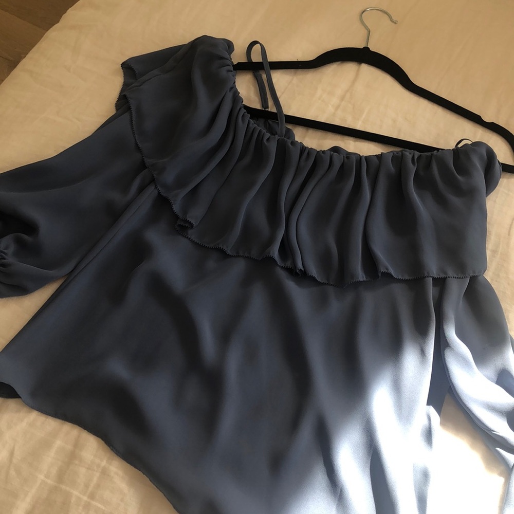 Parker blue off the shoulder blouse. size Xs.